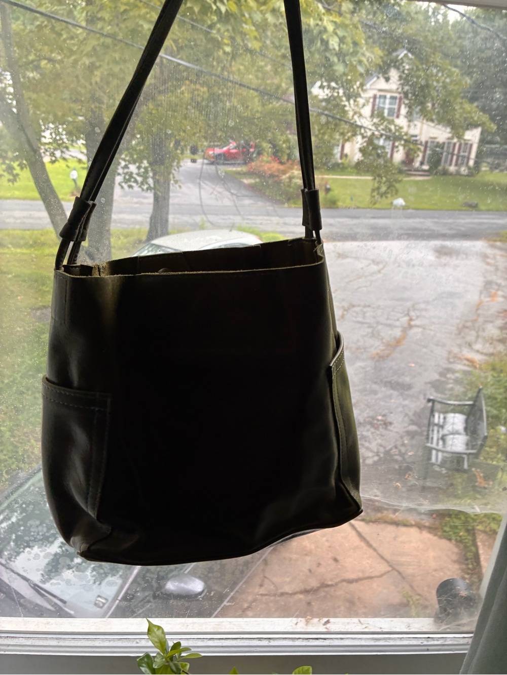 Rough & Tumble Design Olive Green Leather Shoulder Bag with Exterior Pockets - Picture 2 of 8